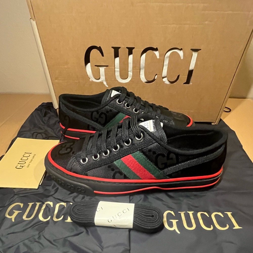 Gucci Black Low-Top Sneakers with Red and Green Stripes